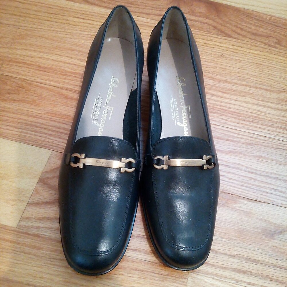 Salvatore Ferragamo womans shoes size 6.5B new without box